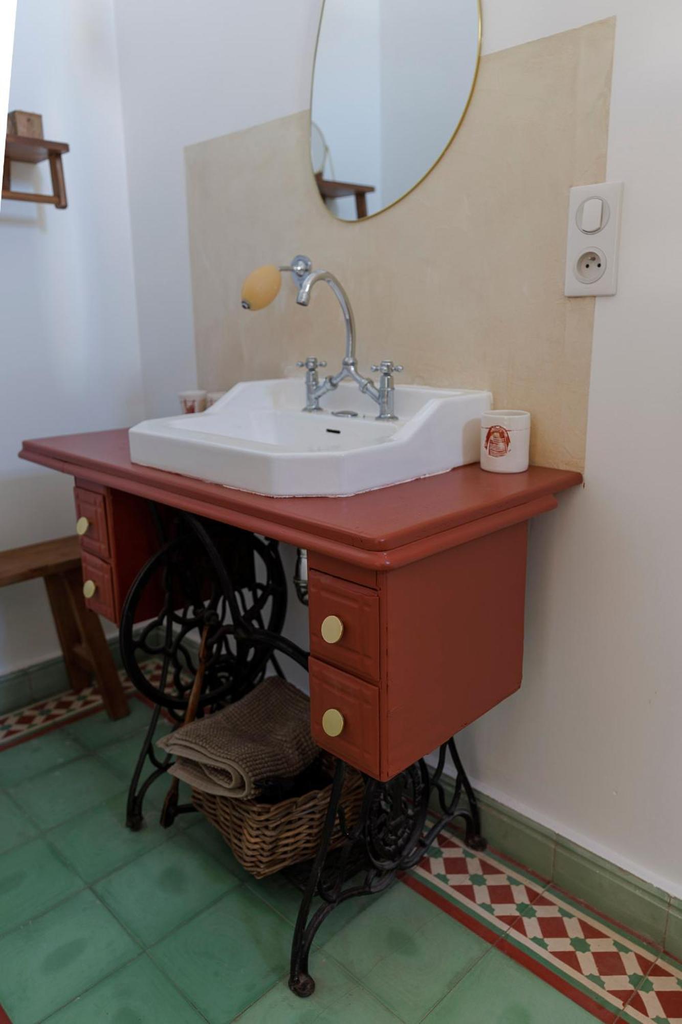 Chambres D'Hotes L'Oreliane En Provence Only Adult Chateauneuf-de-Gadagne Экстерьер фото